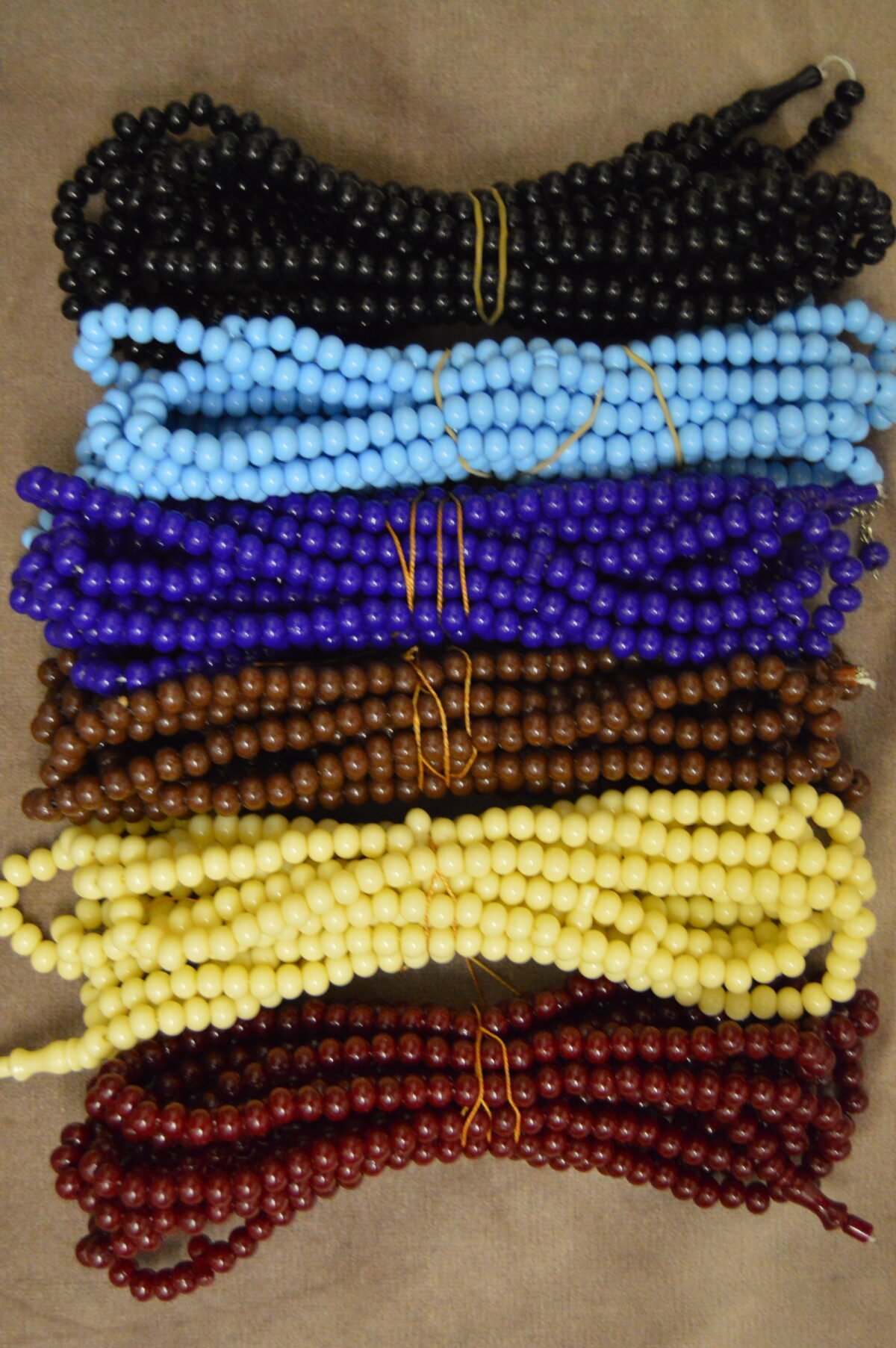 1000 Beads plastic beads Tasbeeh High Quality many nice colours - Image 1