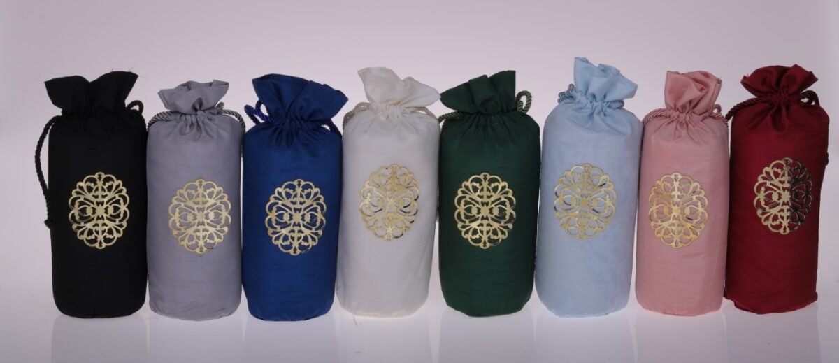 Quality Gift Box Include Prayer mat and Tasbeeh Ideal for all occasions or Eid gifts - Image 2