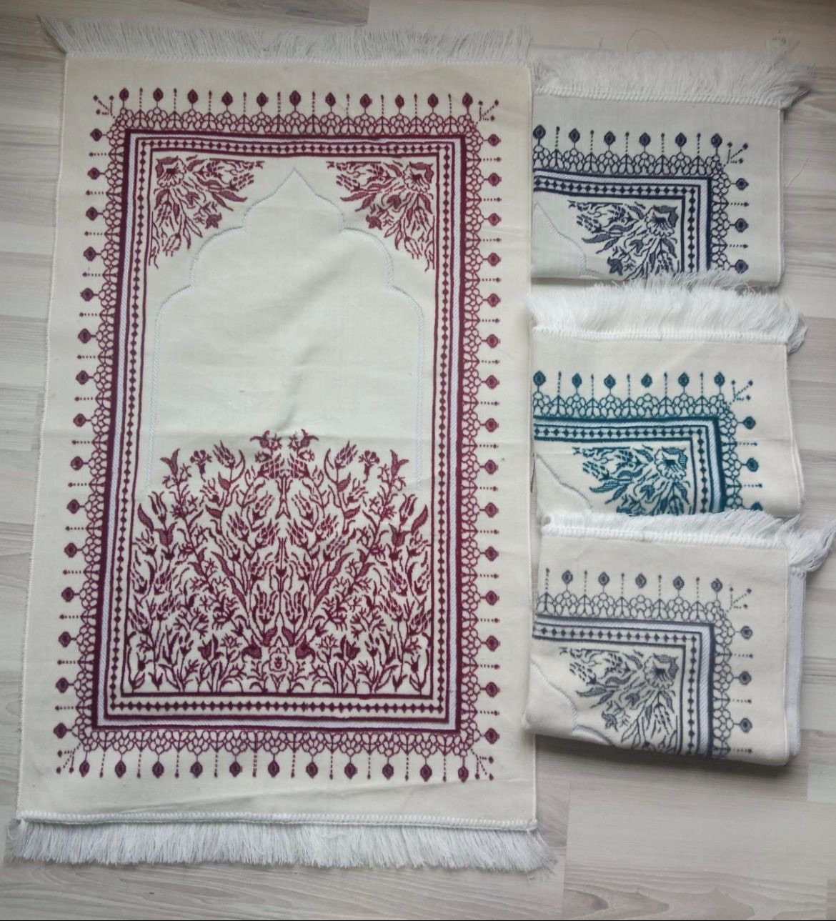 wp-image-7300162230.jpg Turkish Prayer Mat with Floral Design, White with Fringe Border, Multiple Colour - Image 1