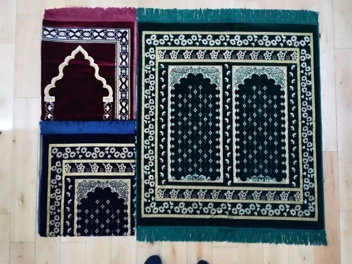 2 & 4 Person Prayer Mat – Turkish Islamic Janamaz Rug for Family Salah (Multiple Colours) - Image 18